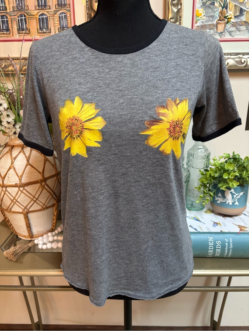 VANS Gray & Yellow Sunflower Graphic Ringer Tee Size M